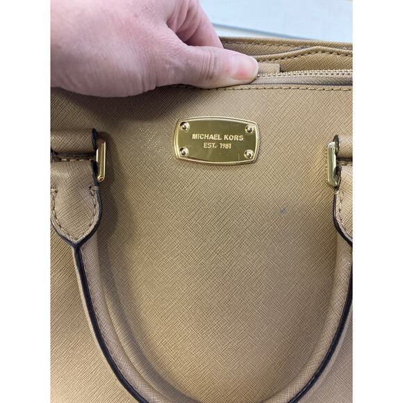 MICHAEL KORS LARGE SAFFIANO LEATHER WOMENS CROSSBODY BAG - Picture 14 of 16